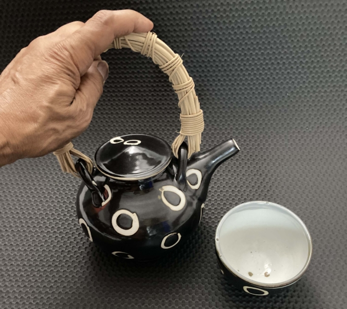 Onajide Conversation & Tea Onajide Conversation & Tea