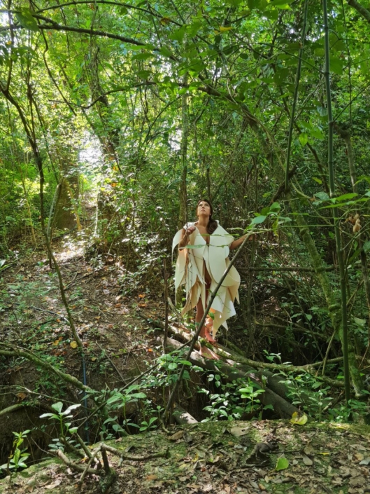 Anna Biondo Minhas raízes, da série Ser Floresta