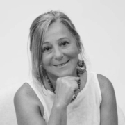 Debora Rosental Headshot